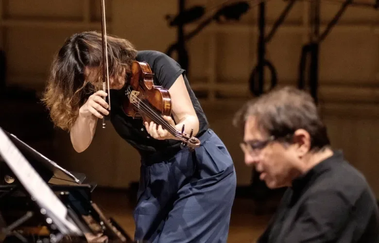 Patricia Kopatchinskaja & Fazil Say performing together © Marco Borggreve