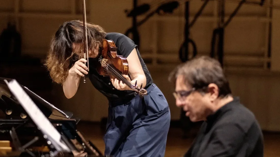 Patricia Kopatchinskaja & Fazil Say performing together © Marco Borggreve